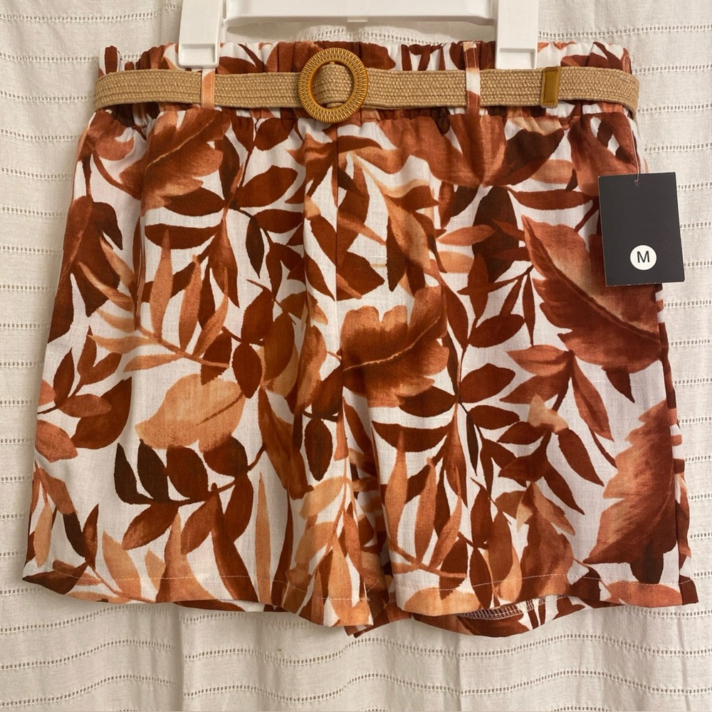 NWT Messini Medium Women’s Shorts Elastic Belted Fall Leaves White Brown